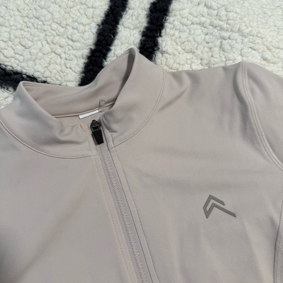 Oner Active Timeless Cropped Zip - Picture 2 of 4